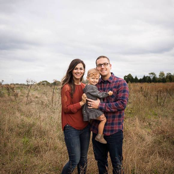 Meet your Posher, Nicole - Picture 1 of 1